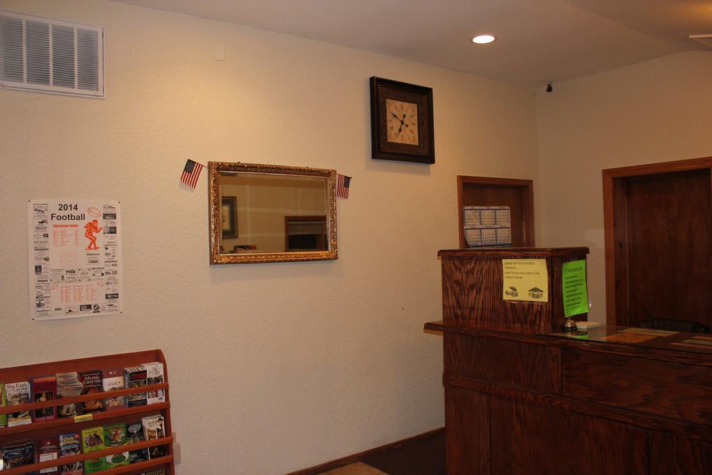 Oak Hill Inn And Suites Tahlequah Extérieur photo