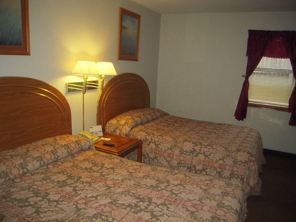 Oak Hill Inn And Suites Tahlequah Extérieur photo