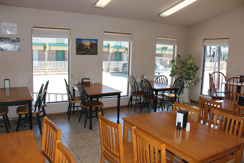 Oak Hill Inn And Suites Tahlequah Extérieur photo