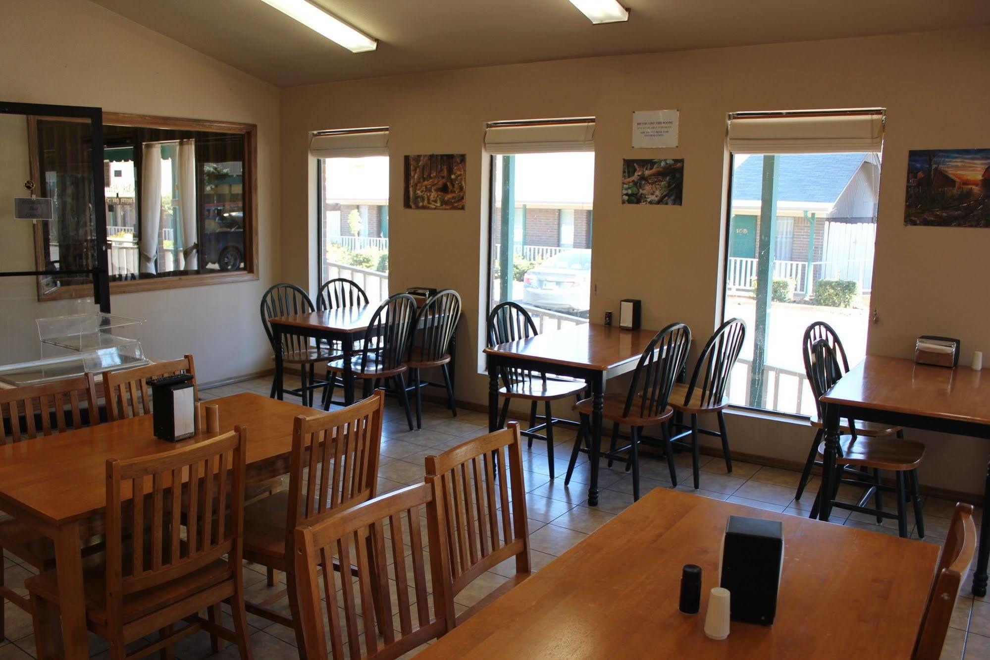 Oak Hill Inn And Suites Tahlequah Extérieur photo