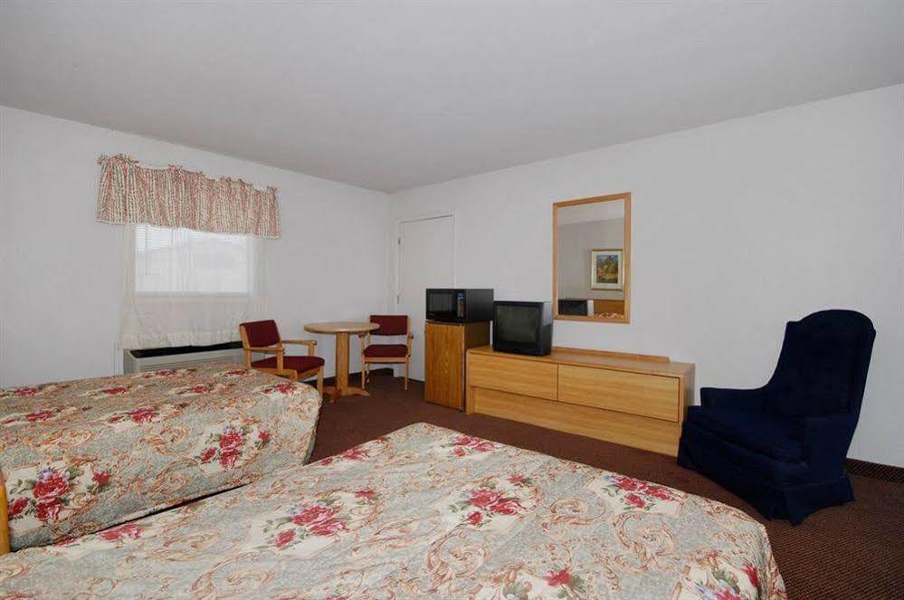 Oak Hill Inn And Suites Tahlequah Extérieur photo